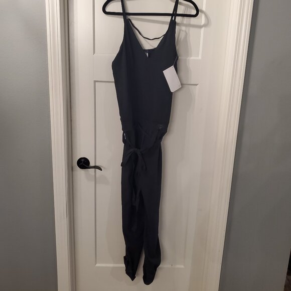 BNWT Fabletics Parker Jumpsuit- Sz Medium - Picture 2 of 11